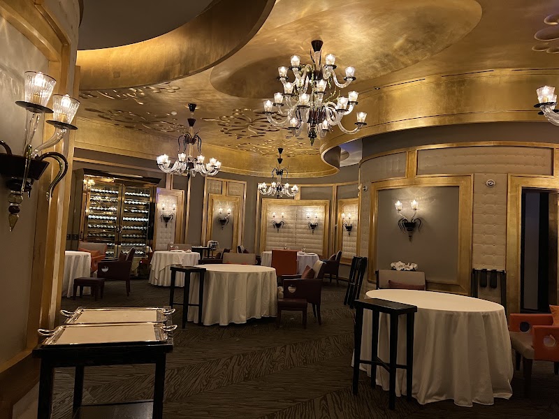 Pierre Gagnaire à Séoul interior or signature dish