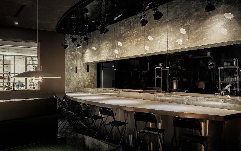 Confier Selection interior or signature dish
