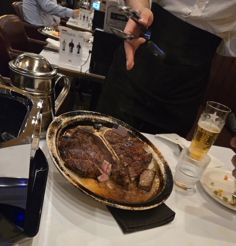 놉스 한남점(NOP’S) interior or signature dish